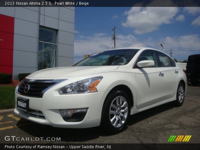 2013 Nissan Altima 2.5 S in Pearl White