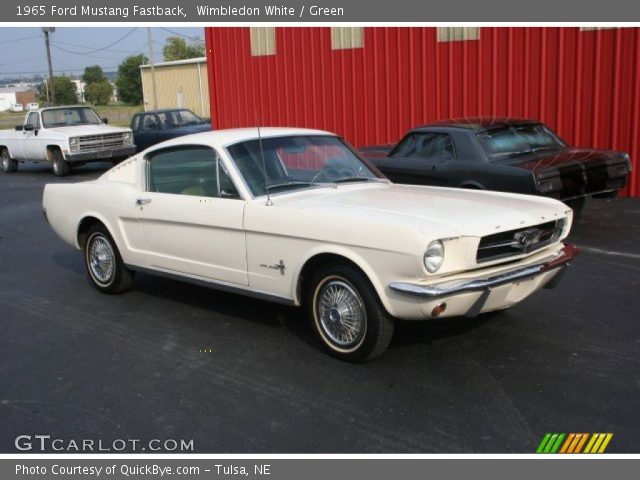 1965 Ford Mustang Fastback in Wimbledon White