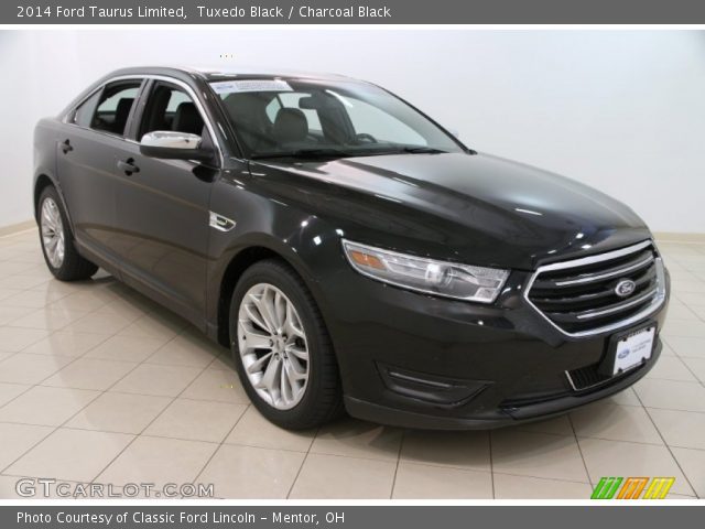 2014 Ford Taurus Limited in Tuxedo Black