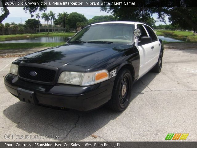 2006 Ford Crown Victoria Police Interceptor in Vibrant White