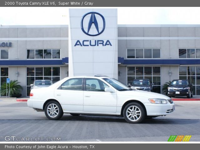 2000 Toyota Camry XLE V6 in Super White