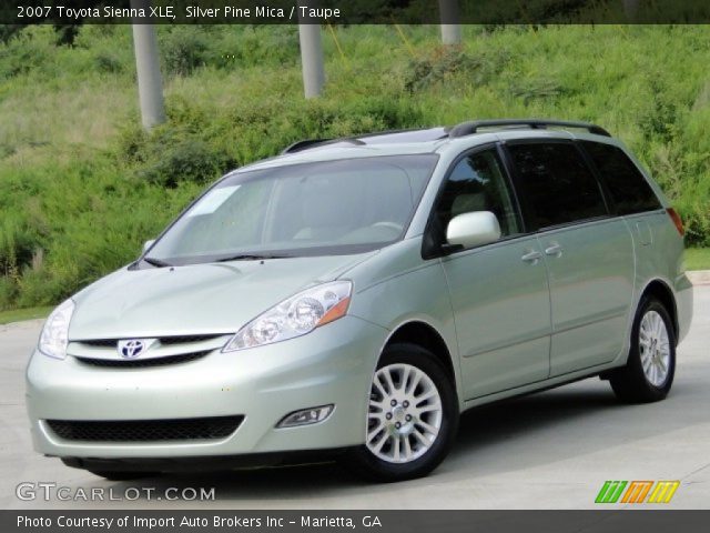 2007 Toyota Sienna XLE in Silver Pine Mica