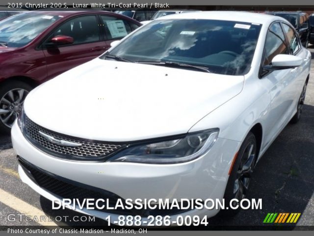 2015 Chrysler 200 S in Lunar White Tri-Coat Pearl