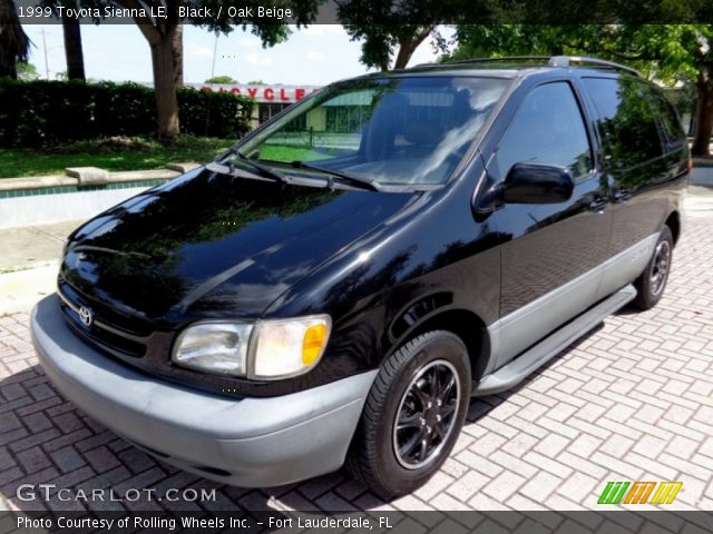 1999 Toyota Sienna LE in Black