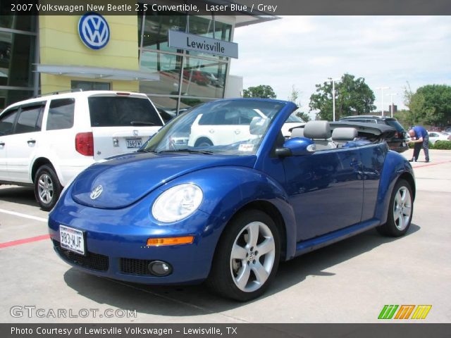 2007 Volkswagen New Beetle 2.5 Convertible in Laser Blue