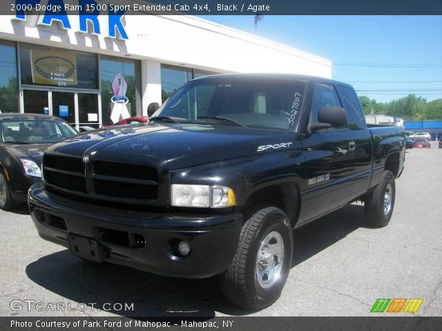 2000 Dodge Ram 1500 Sport Extended Cab 4x4 in Black