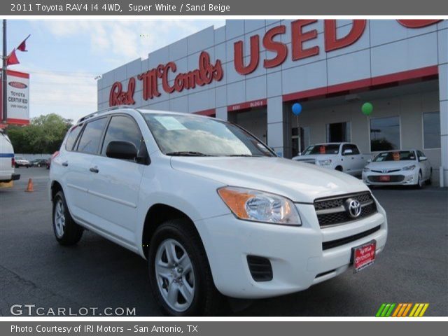 2011 Toyota RAV4 I4 4WD in Super White