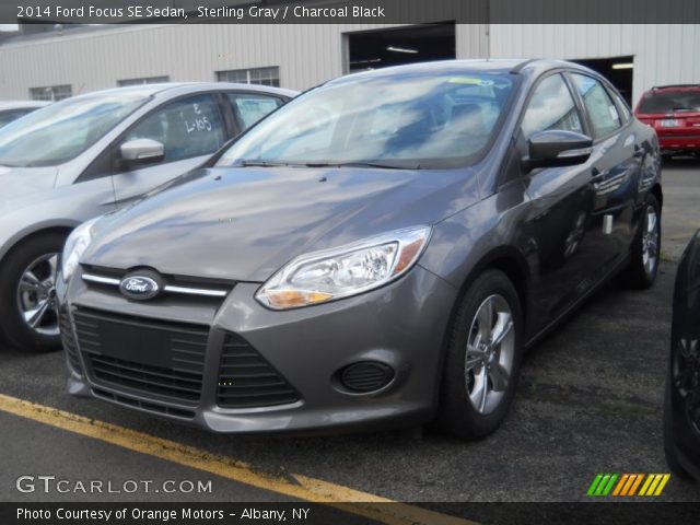 2014 Ford Focus SE Sedan in Sterling Gray