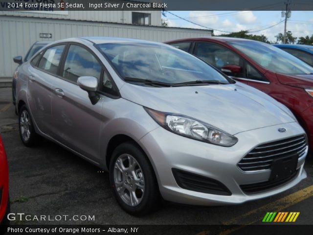 2014 Ford Fiesta SE Sedan in Ingot Silver
