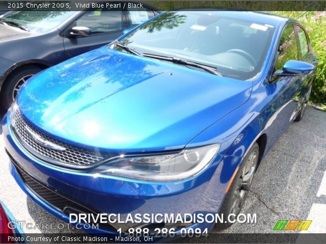 2015 Chrysler 200 S in Vivid Blue Pearl