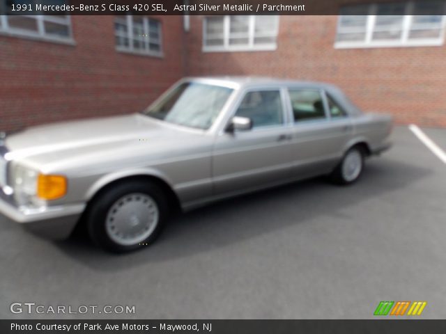 1991 Mercedes-Benz S Class 420 SEL in Astral Silver Metallic