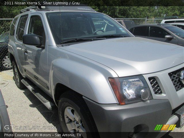 2011 Nissan Xterra S in Silver Lightning