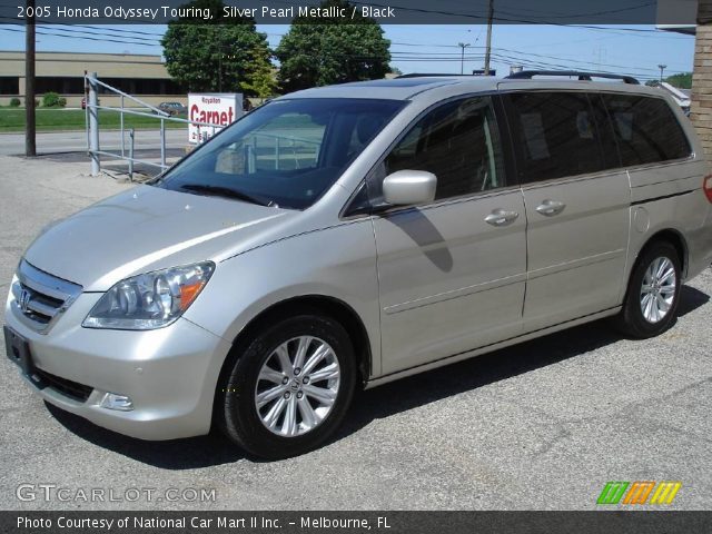 2005 Honda Odyssey Touring in Silver Pearl Metallic