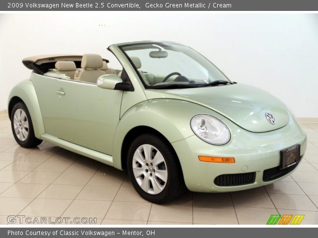 2009 Volkswagen New Beetle 2.5 Convertible in Gecko Green Metallic