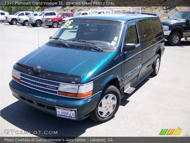 1995 Plymouth Grand Voyager SE in Emerald Green Pearl