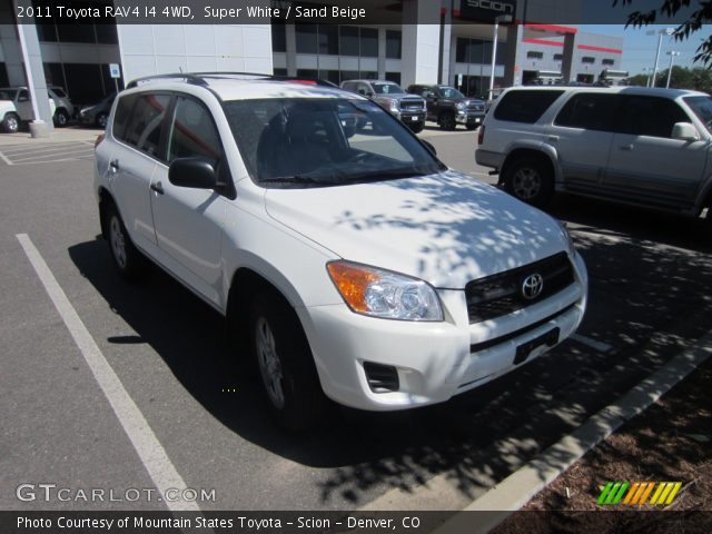 2011 Toyota RAV4 I4 4WD in Super White