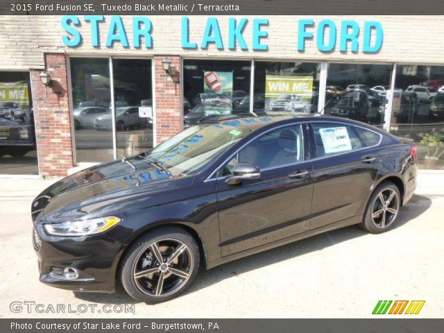 2015 Ford Fusion SE in Tuxedo Black Metallic