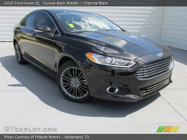 2015 Ford Fusion SE in Tuxedo Black Metallic