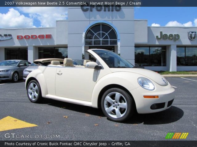 2007 Volkswagen New Beetle 2.5 Convertible in Harvest Moon Beige