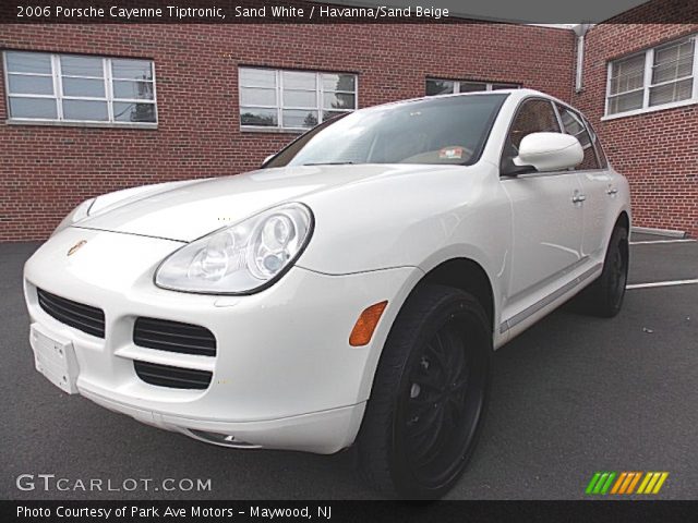 2006 Porsche Cayenne Tiptronic in Sand White
