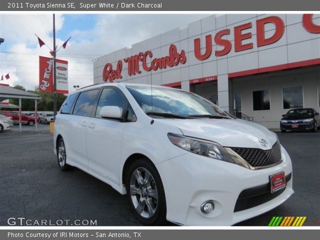 2011 Toyota Sienna SE in Super White