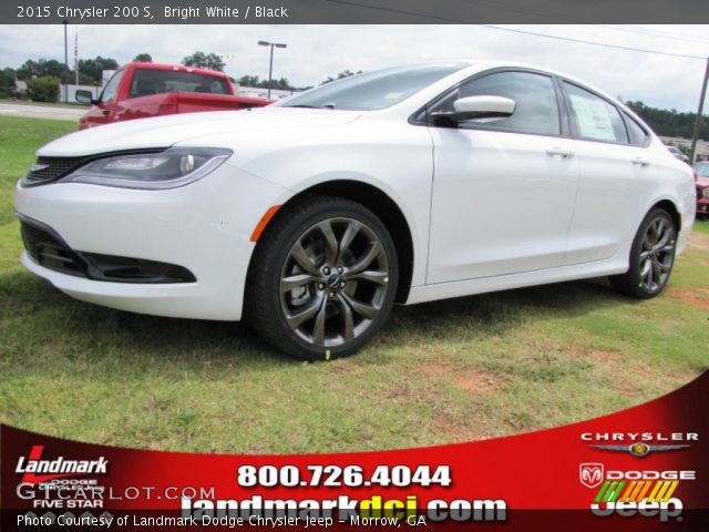 2015 Chrysler 200 S in Bright White