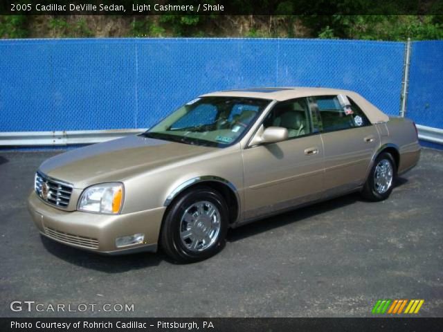 2005 Cadillac DeVille Sedan in Light Cashmere