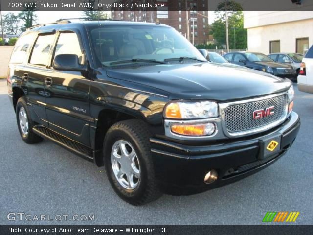 2006 GMC Yukon Denali AWD in Onyx Black