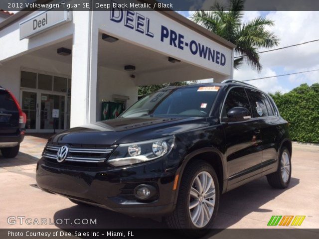 2012 Volkswagen Tiguan SE in Deep Black Metallic