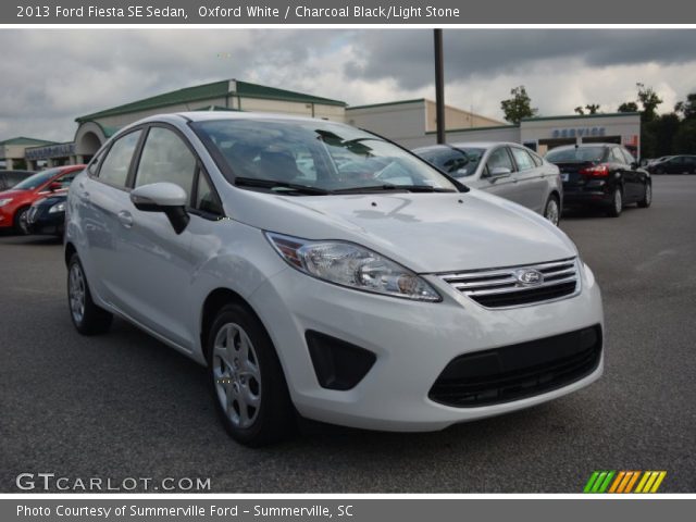 2013 Ford Fiesta SE Sedan in Oxford White