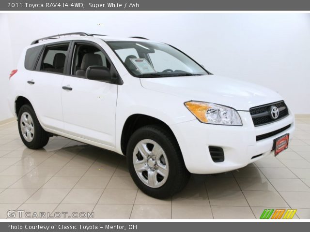 2011 Toyota RAV4 I4 4WD in Super White