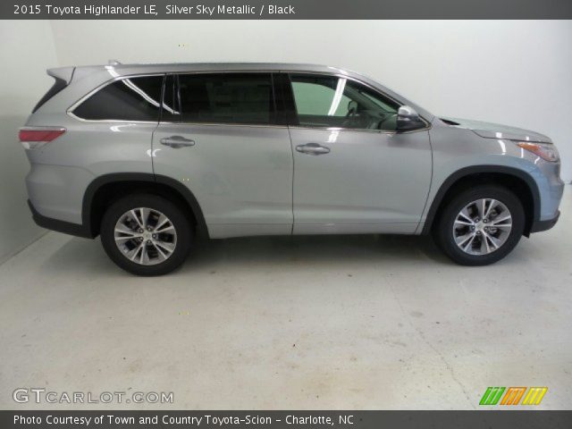 2015 Toyota Highlander LE in Silver Sky Metallic