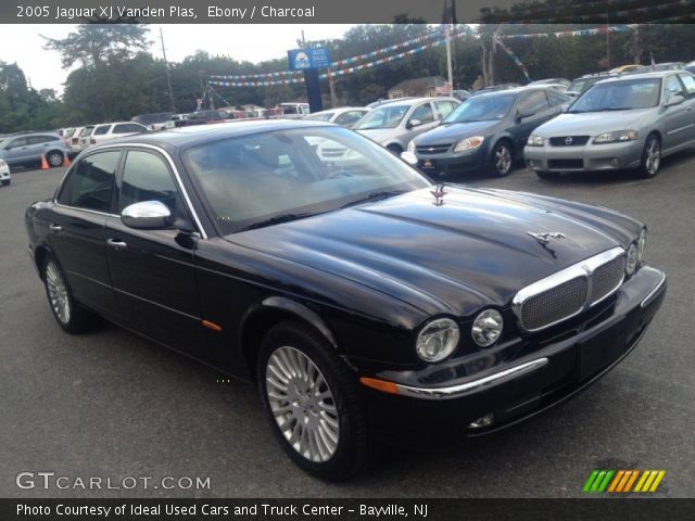 2005 Jaguar XJ Vanden Plas in Ebony
