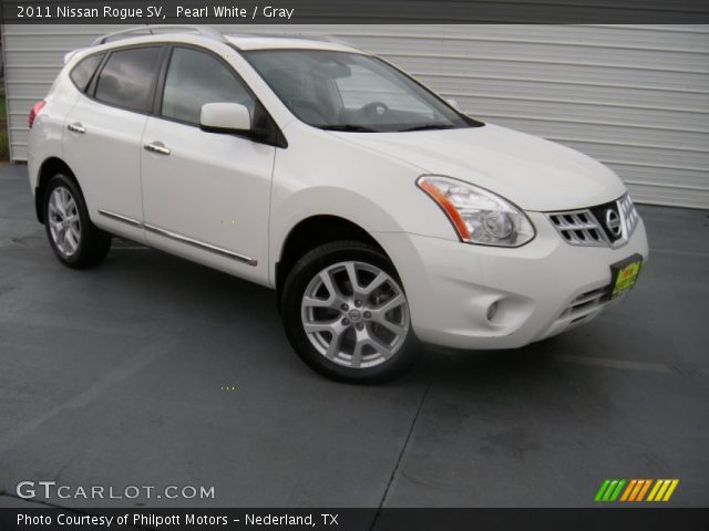 2011 Nissan Rogue SV in Pearl White