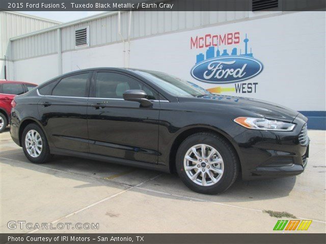 2015 Ford Fusion S in Tuxedo Black Metallic