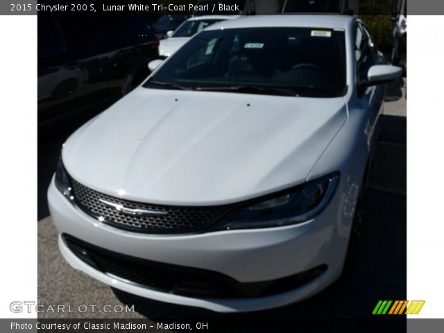 2015 Chrysler 200 S in Lunar White Tri-Coat Pearl