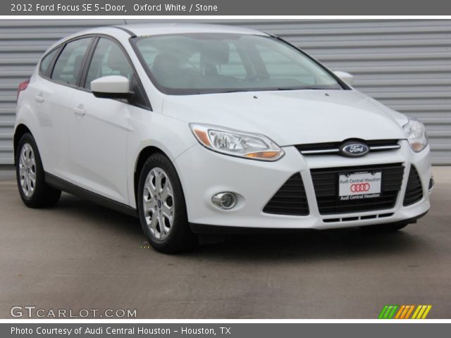 2012 Ford Focus SE 5-Door in Oxford White