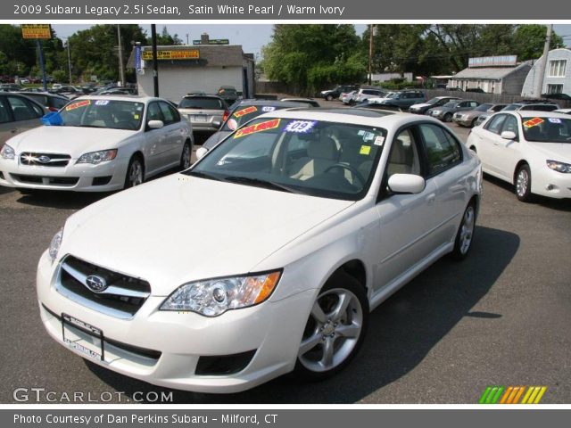 2009 Subaru Legacy 2.5i Sedan in Satin White Pearl