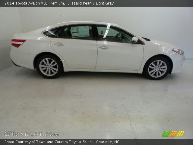 2014 Toyota Avalon XLE Premium in Blizzard Pearl