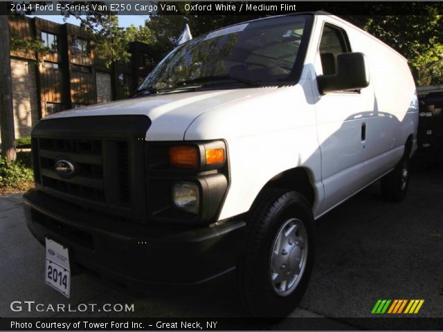 2014 Ford E-Series Van E250 Cargo Van in Oxford White