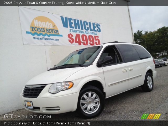 2006 Chrysler Town & Country Touring in Stone White