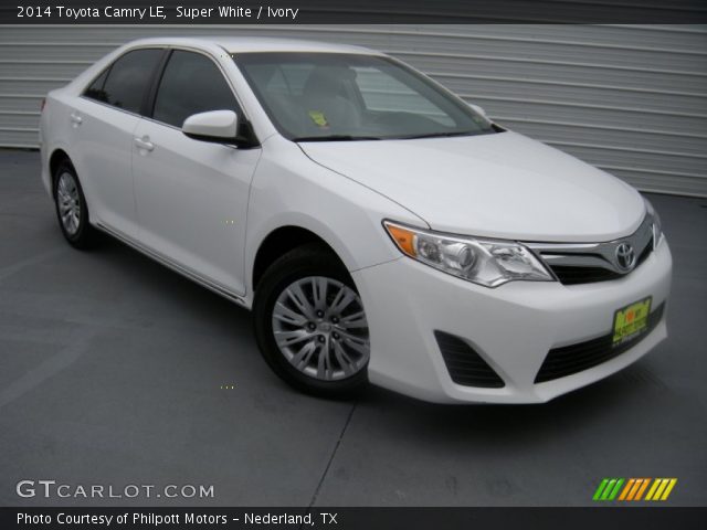 2014 Toyota Camry LE in Super White