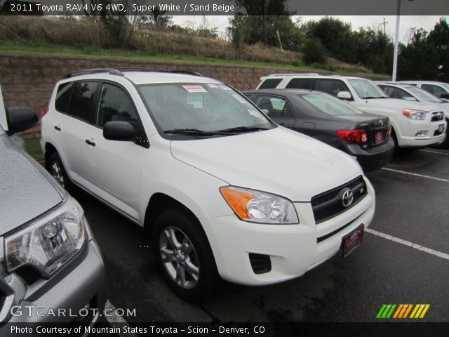 2011 Toyota RAV4 V6 4WD in Super White