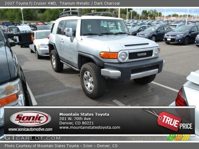 2007 Toyota FJ Cruiser 4WD in Titanium Metallic