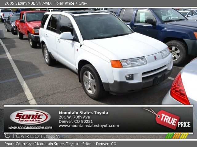 2005 Saturn VUE V6 AWD in Polar White