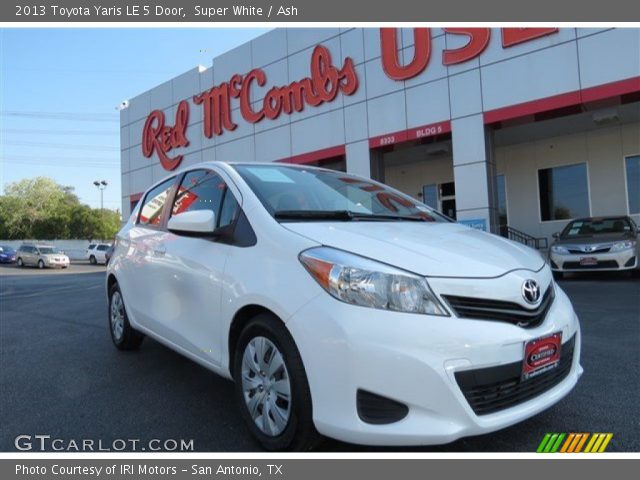 2013 Toyota Yaris LE 5 Door in Super White