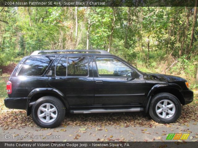 2004 Nissan Pathfinder SE 4x4 in Super Black