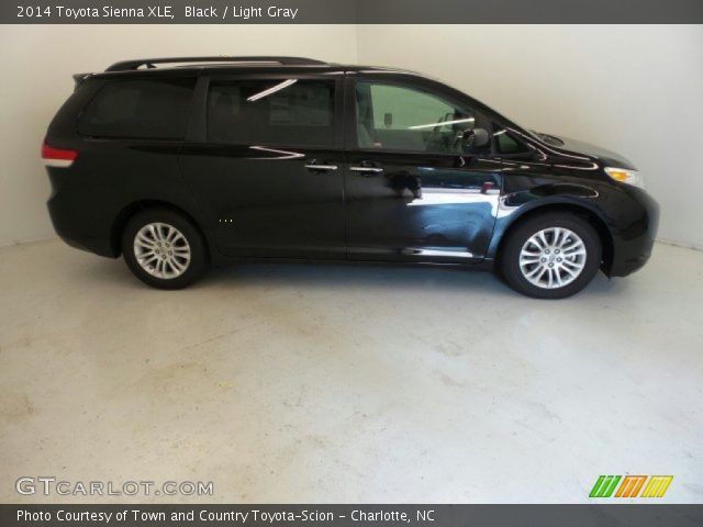 2014 Toyota Sienna XLE in Black
