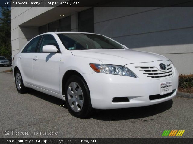 2007 Toyota Camry LE in Super White