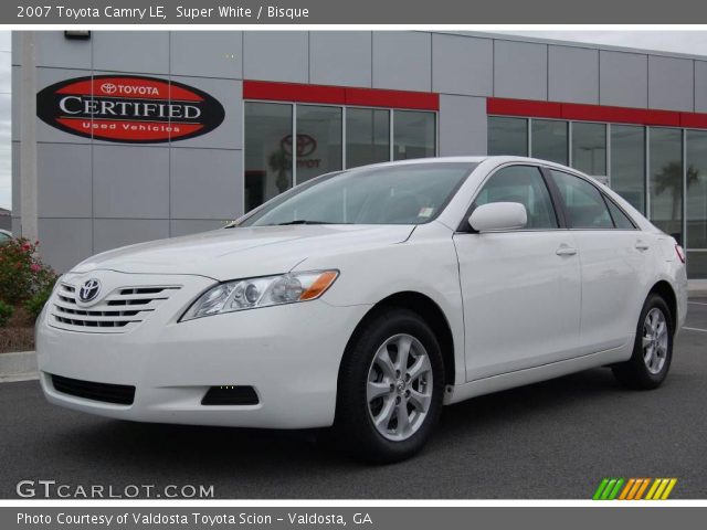 2007 Toyota Camry LE in Super White